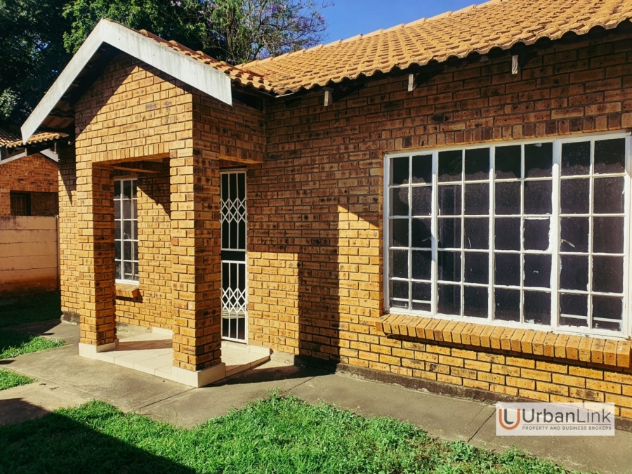 2 Bedroom Property for Sale in Oos Einde North West